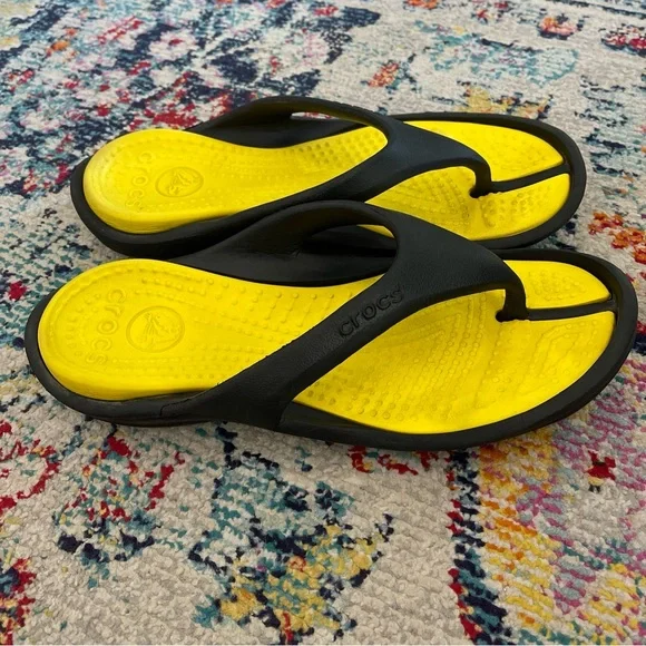 Crocs Athens Flip Flops Yellow Black Mens 11 Unisex Sandal Comfort - Picture 3 of 6